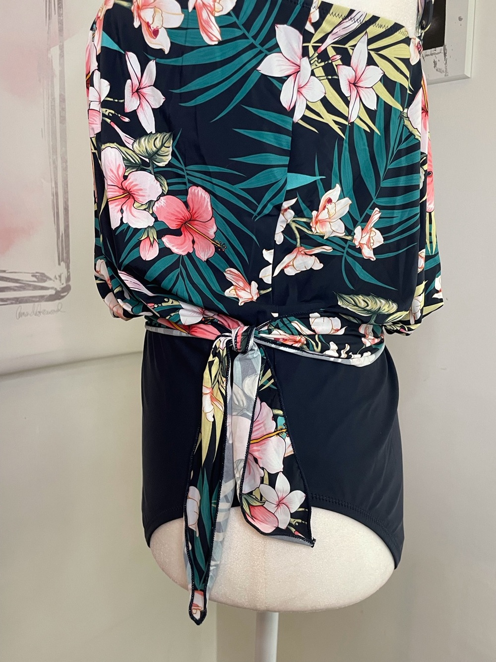 Lunabelle Swimsuit Blouson Top & Side Tie Navy Blue with Tropical Flowers Size L - Picture 3 of 14